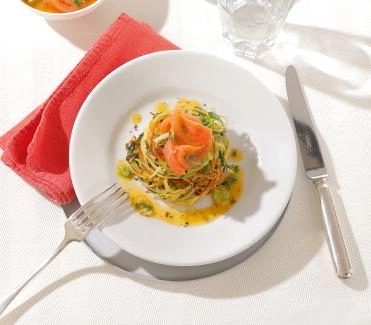 spaghettini-nestchen-basilikum-rotem-pfeffer.jpg